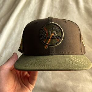 New York Yankees brown and forest green fitted hat size 7 1/8